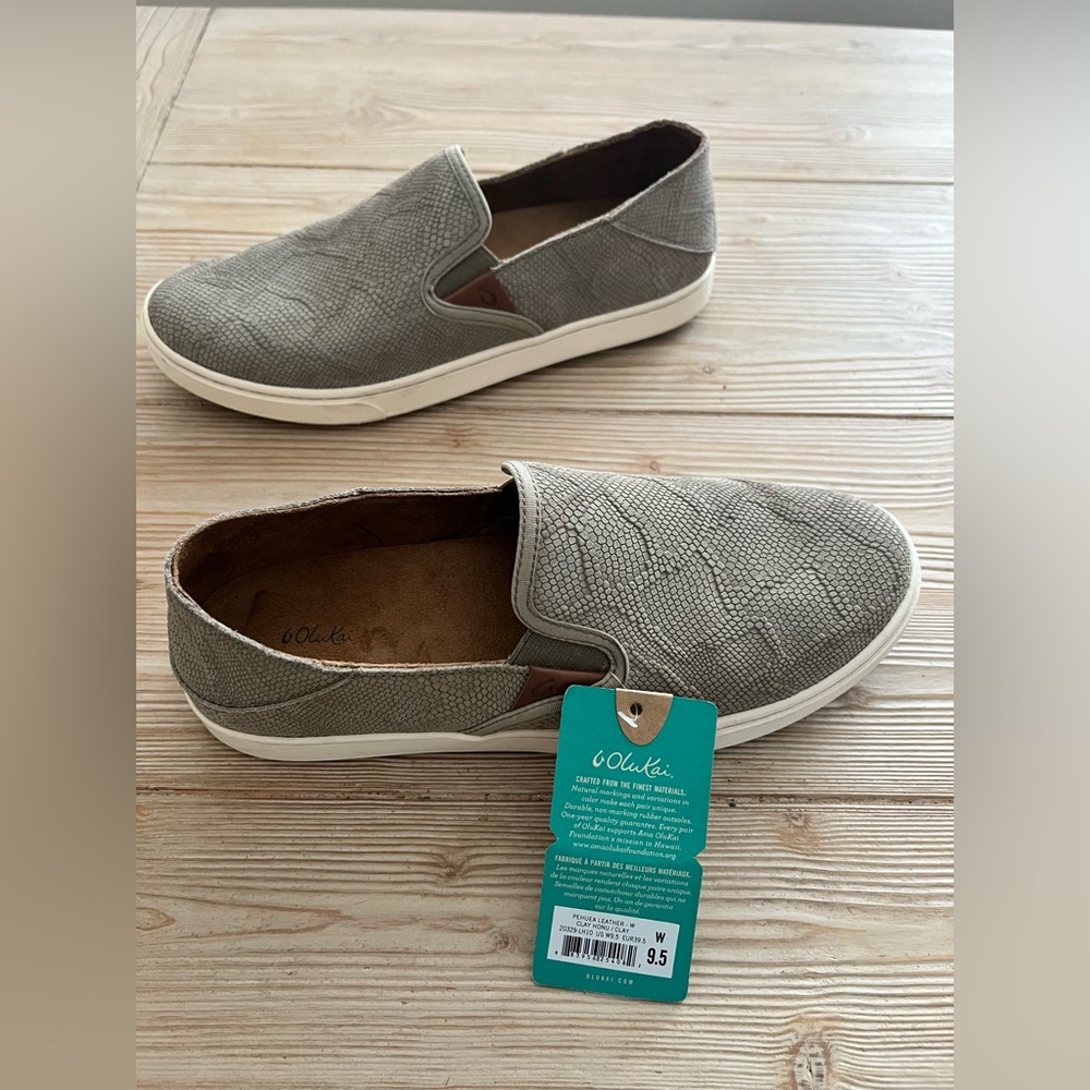 OluKai Pehuea Leather Slip-On Shoes Women’s 9.5 Clay Honu NWT - Picture 3 of 5